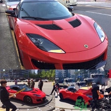 李鐘碩開的什么車？姜哲開的什么車？