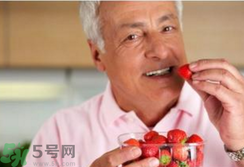 老年人骨質(zhì)疏松吃什么好？骨質(zhì)疏松應該如何預防？