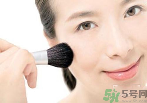 裸妝怎么化？裸妝需要什么化妝品？