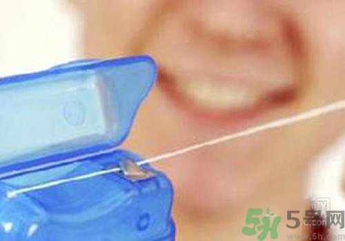 用牙線牙齦出血是怎么回事？用牙線牙齦出血怎么辦？