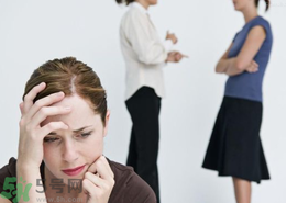 社交恐懼癥的原因及表現(xiàn)？如何治療社交恐懼癥？