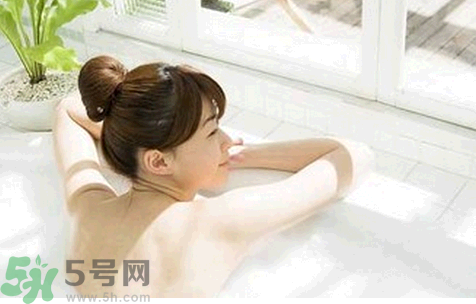 剖腹產(chǎn)后多久可以洗澡？剖腹產(chǎn)后洗澡正確的洗澡方法及注意事項(xiàng)