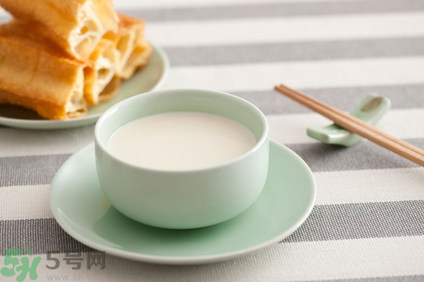 豆奶粉結塊還能喝嗎？豆奶粉分層還能喝嗎？