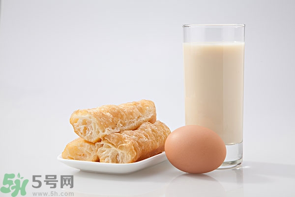 豆奶粉結(jié)塊還能喝嗎？豆奶粉分層還能喝嗎？
