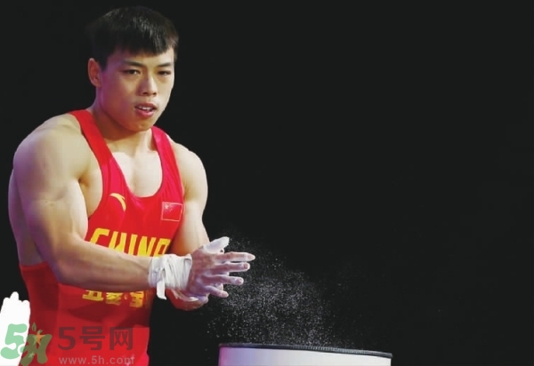 諶利軍舉重棄權(quán) 舉重為什么容易腿抽筋？