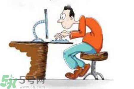 近視眼的發(fā)病因素？近視眼的并發(fā)癥有哪些？