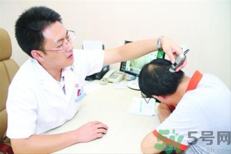 脫發(fā)會(huì)遺傳嗎？脫發(fā)遺傳可以治療嗎？