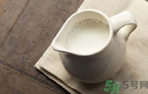 帶狀皰疹可以喝牛奶嗎？帶狀皰疹喝牛奶好不好？