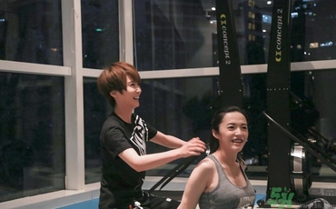 女生去健身房怎么穿衣服？女生去健身房穿什么鞋？