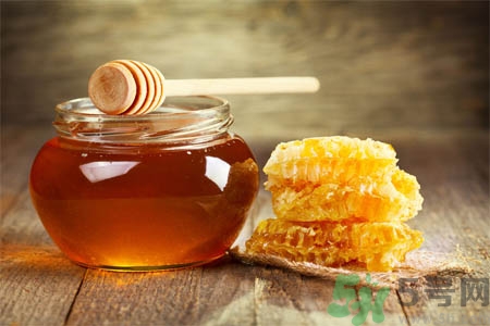 口腔潰瘍可以吃蜂蜜嗎？口腔潰瘍能不能吃蜂蜜？