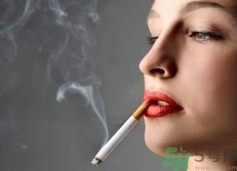 上廁所抽煙好嗎？上廁所抽煙有什么害處？
