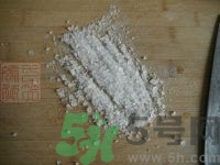 五仁月餅是哪五仁？五仁月餅是哪五種材料？