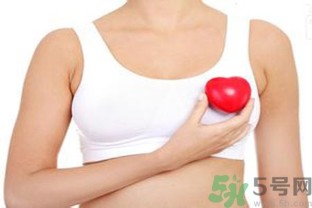 胸部一大一小怎么辦？乳房一大一小的原因是什么？