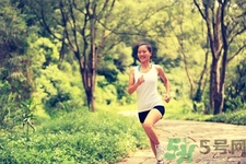 豐胸運(yùn)動(dòng)有什么？哪些運(yùn)動(dòng)可以豐胸？