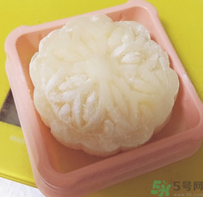 冰皮月餅怎么吃？冰皮月餅怎么吃對身體好