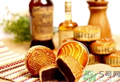 吃月餅可以喝啤酒嗎？吃完月餅可以喝啤酒嗎？