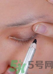 眼線(xiàn)怎么畫(huà)好看圖解？單眼皮怎么畫(huà)眼線(xiàn)好看？