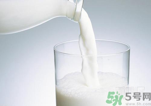 晚上喝純牛奶會長胖嗎？純牛奶什么喝比較好？