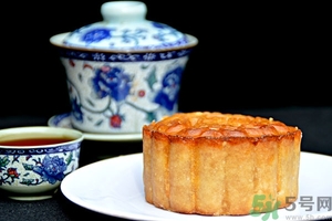 月餅的熱量高嗎？吃一個月餅會長胖嗎？