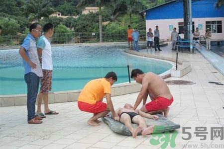 溺水怎么辦？溺水如何自救？