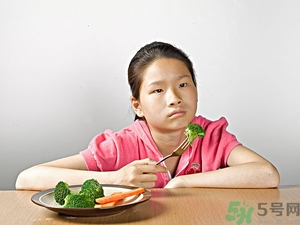 寶寶挑食不愛吃飯?jiān)趺崔k？寶寶挑食怎么辦？