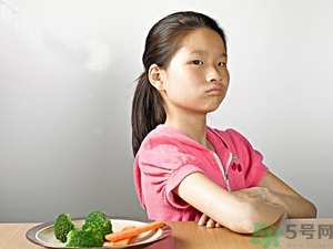 寶寶挑食不愛吃飯?jiān)趺崔k？寶寶挑食怎么辦？