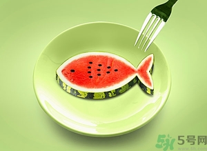 凍成冰的西瓜能吃嗎？吃西瓜拉肚子是怎么回事？