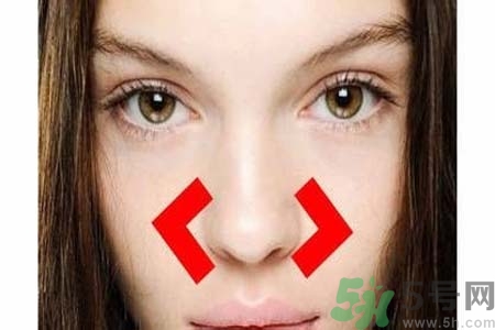 鼻翼長(zhǎng)痘痘怎么回事？鼻翼長(zhǎng)痘痘的原因是什么？