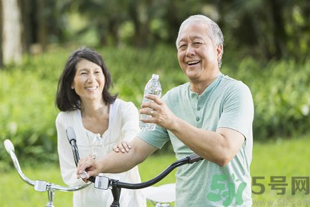 怎么洗掉水果上的農(nóng)藥？農(nóng)藥殘留的危害有哪些？