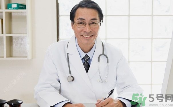 15歲還會(huì)得手足口病嗎？手足口病的癥狀有哪些？