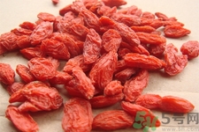 枸杞子泡酒可以壯陽(yáng)嗎？枸杞子泡酒有副作用嗎？