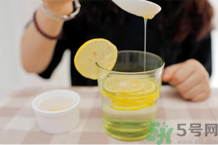 早晨空腹喝蜂蜜水好嗎？蜂蜜水什么時候喝好？