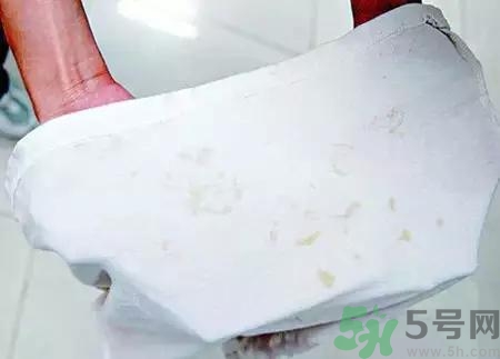 石榴水弄衣服上怎么洗？石榴汁怎么清洗？