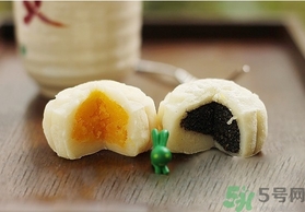 冰皮月餅是雪月餅嗎？冰皮月餅和雪月餅?zāi)膫€(gè)好吃？