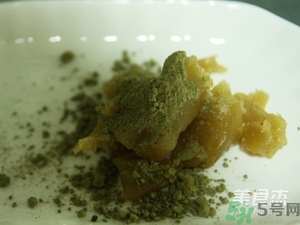 水晶月餅用的什么粉？水晶月餅的做法及配方