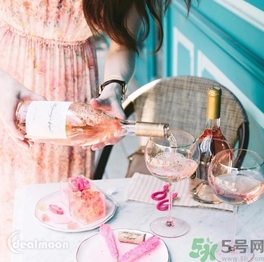玫瑰紅酒軟糖哪里買？玫瑰紅酒小熊軟糖多少錢？