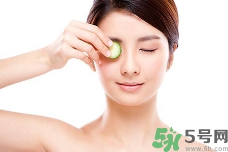 貼黃瓜片后要洗臉嗎？敷黃瓜片后需要洗臉嗎？