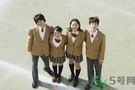 初中生女生的標(biāo)準(zhǔn)胸圍是多少？初中女生正常胸圍是多少？