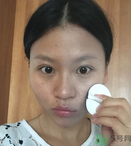 夢妝凈致氣墊粉底液多少錢？夢妝桃花遮瑕氣墊價(jià)格