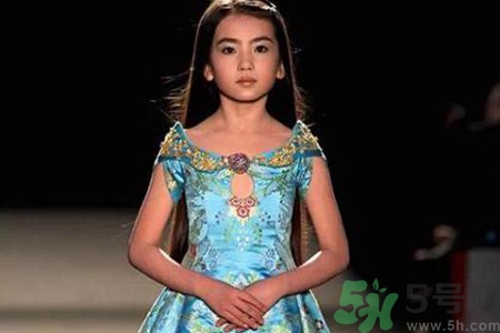 9歲女生的標(biāo)準(zhǔn)身高體重是多少？9歲女生正常身高體重是多少？