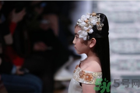 9歲女生的標(biāo)準(zhǔn)身高體重是多少？9歲女生正常身高體重是多少？