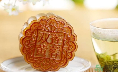 蓮蓉月餅的餡料是什么？蓮蓉月餅的餡料怎么做？