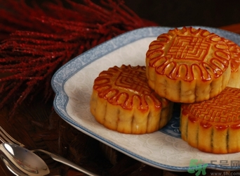 蓮蓉月餅的保質(zhì)期是多久？蓮蓉月餅怎么保存？