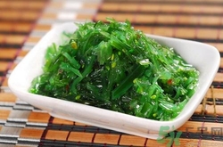 下巴長痘是上火嗎？下巴長痘吃什么好？