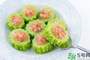 喝苦瓜汁會影響月經嗎？來月經可以喝苦瓜汁嗎？