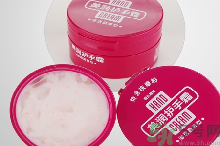 資深堂美潤尿素護(hù)手霜怎么樣？資深堂美潤尿素護(hù)手霜好用嗎？
