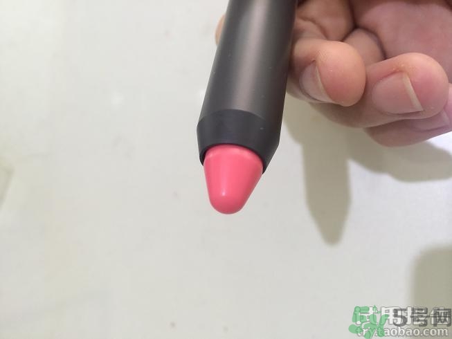 夢(mèng)妝唇膏筆怎么用?夢(mèng)妝唇膏筆使用方法。