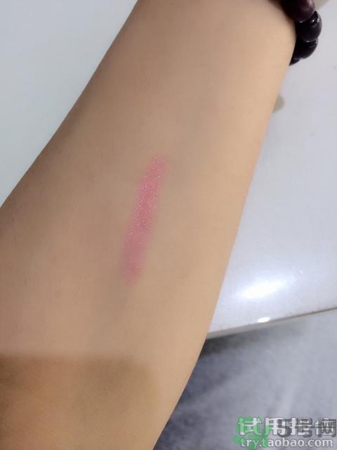 夢(mèng)妝唇膏筆怎么用?夢(mèng)妝唇膏筆使用方法。