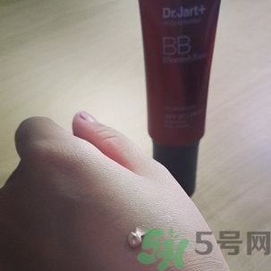 dr.jart銀管和黑管的區(qū)別？蒂佳婷銀色bb和黑色bb哪個好？