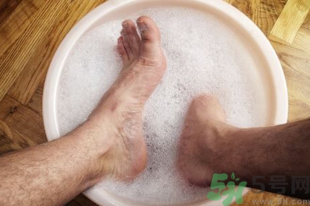 怎么治腳臭？腳臭的原因是什么？